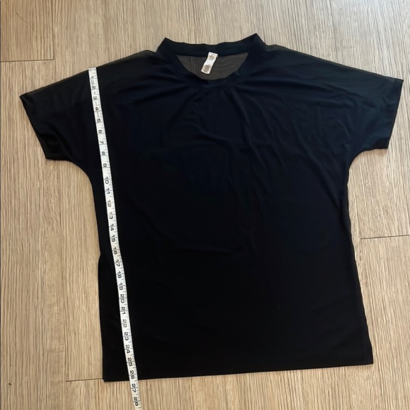 NWOT Athleta Size Medium Classic Black Women's Top - Picture 4 of 6